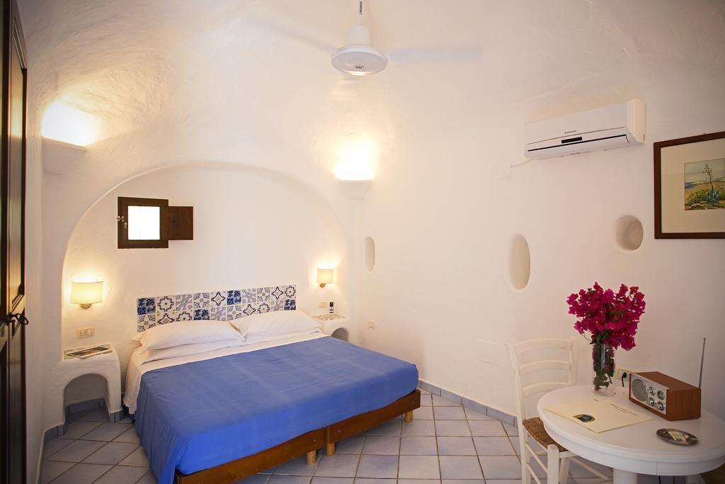 I Dammusi Di Borgo Cala Creta Hotel Lampedusa Room photo
