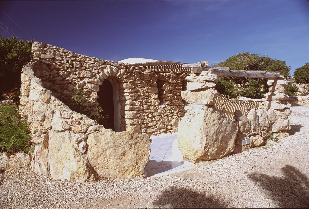 I Dammusi Di Borgo Cala Creta Hotel Lampedusa Exterior photo