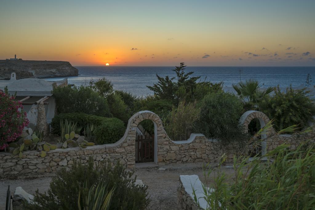 I Dammusi Di Borgo Cala Creta Hotel Lampedusa Exterior photo